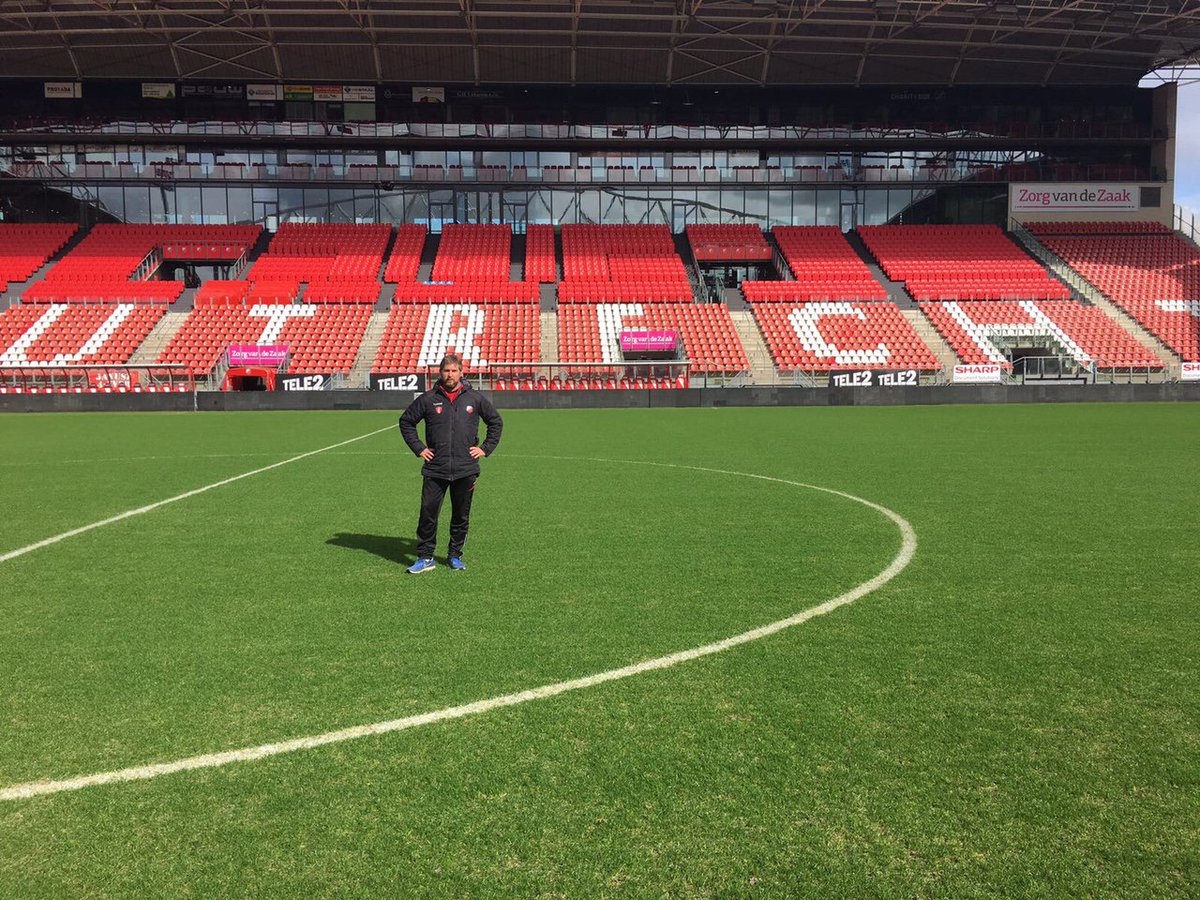 FC Utrecht fieldmanager Jan Gijzen kiest voor het Vitagro bemestingsplan in Stadion Galgenwaard.#fcutrecht #fieldmanager