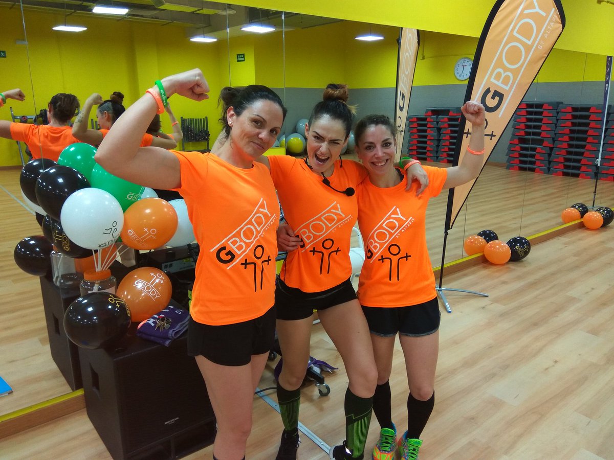 Asbern75's tweet photo. Complicado quererlas más!! Siempre a tope dándolo todo con una sonrisa!! @BanesaZumba @noelialabuena @Beizum @altafit #Logroño https://t.co/uK0SyY2L57