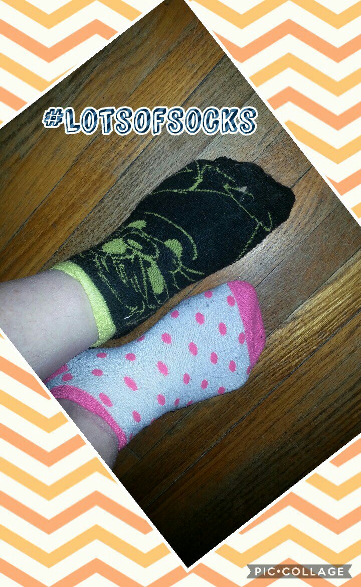 LavendarLadi's tweet photo. Got my socks on for World Down Syndrome Day 🌐  #WDSD17 #lotsofsocks #humanneedsnotspecialneeds https://t.co/0tiepP3ZPu