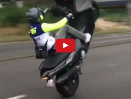 solomoto_es's tweet photo. ¿Cómo acaba este #wheele con la #Yamaha T-Max? VIDEO: https://t.co/0Y1aDpgRKz https://t.co/4Xq2YaJwtI