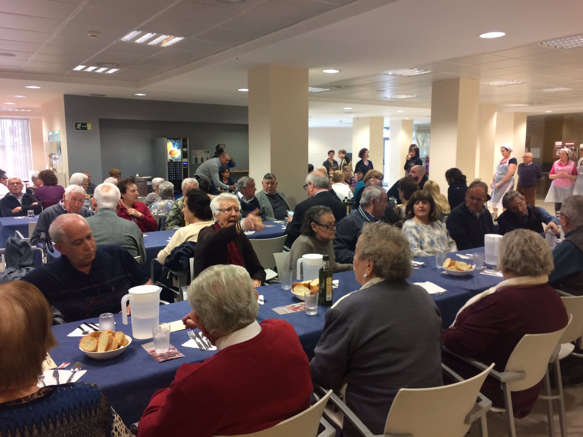 programarems's tweet photo. El #DinaEnCompanyia cada dia és una festa, però avui és FESTA MAJOR!!
#PortesObertes #SantaColoma https://t.co/EXMua6b8bG