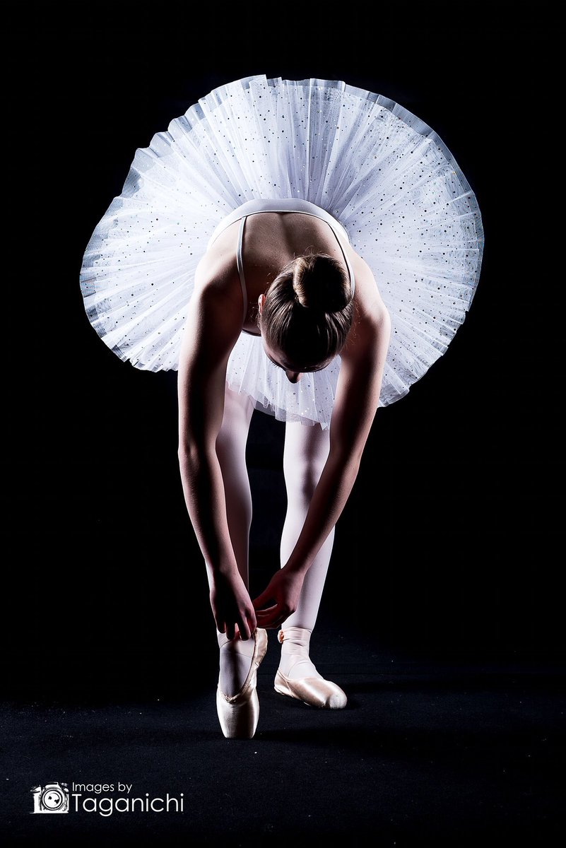 vanessathomas73's tweet photo. Thrilled with my pics from @TaganichiImages My beautiful ballerina 😍😍@ThomasSeren https://t.co/SSdxo78PpE