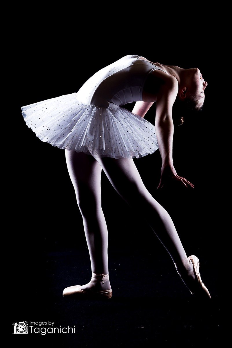 vanessathomas73's tweet photo. Thrilled with my pics from @TaganichiImages My beautiful ballerina 😍😍@ThomasSeren https://t.co/SSdxo78PpE