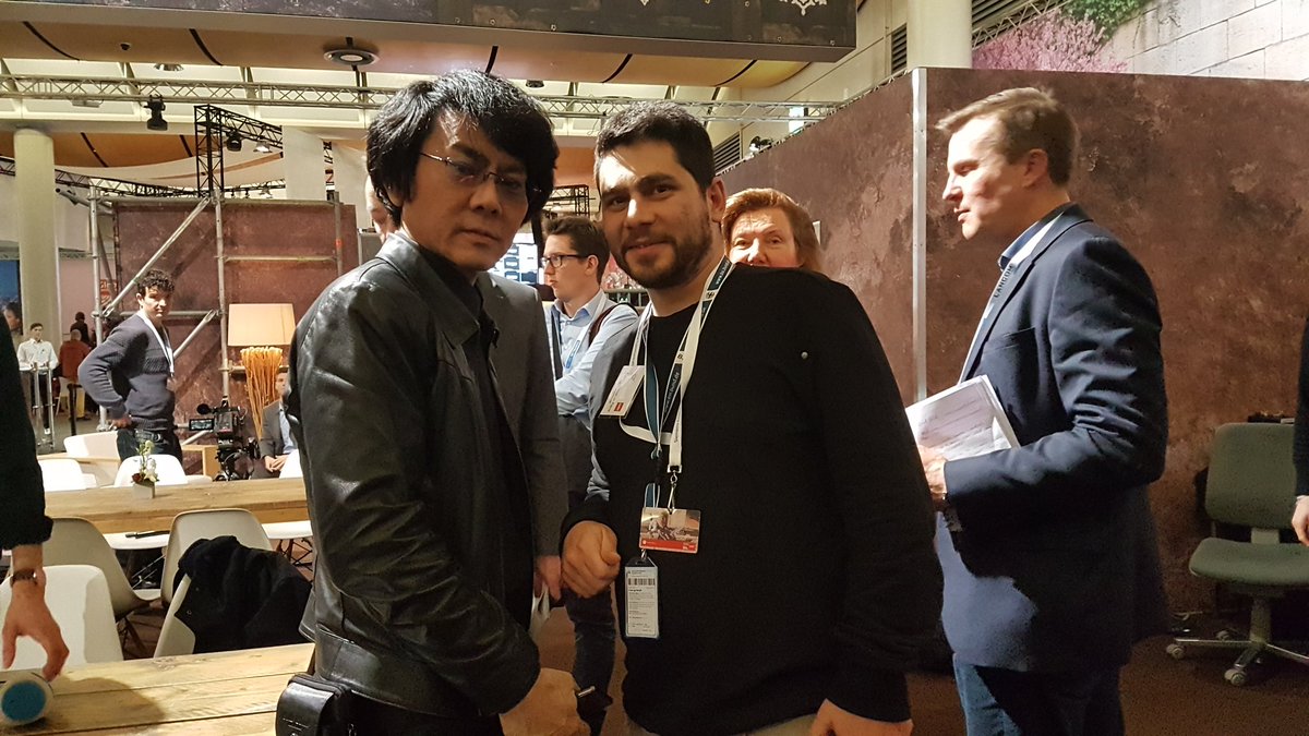 MC_G83's tweet photo. @dashumankapital con Ishiguro, il Guru mondiale degli studi umanoidi! Il futuro é umanoide? #cebita #cebit @cebit https://t.co/rVOG7u9Ex3