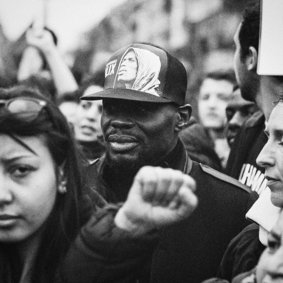 Marche19mars's tweet photo. <report photo> LA MARCHE DU 19 MARS 2017 @AmalBentounsi @keryjames #MarchePourLaJusticeEtLaDignite #ViolencesPolicieres *📷: Melo https://t.co/HyFTwn6jWh