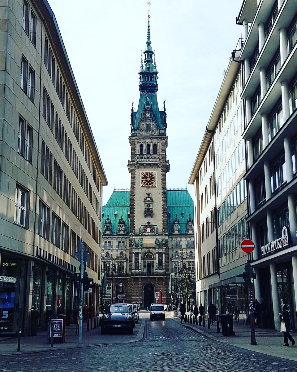 TwoFatExpats's tweet photo. This week #inmycity #TwoFatExpats #4K20s @kirsty_rice https://t.co/d4OsPY3NlL