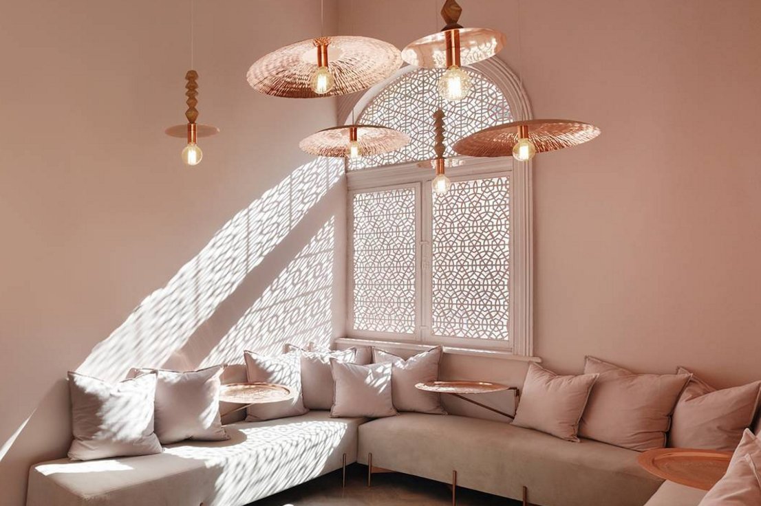 Enjoy African tea and rose-gold splendour at <a href="/_YSWARA/">YSWARA</a> Tea Room in Maboneng: eatout.co.za/article/review…