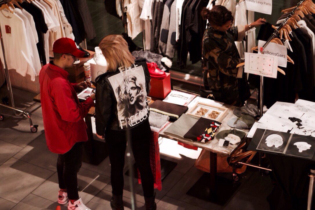 CreativLabo's tweet photo. Retour sur notre événement #FashionFriday, le premier Pup Up Store du #creativlabo réalise hors de la France ! #lifestyle #parisiandesigner https://t.co/IJ8lEyjpKn