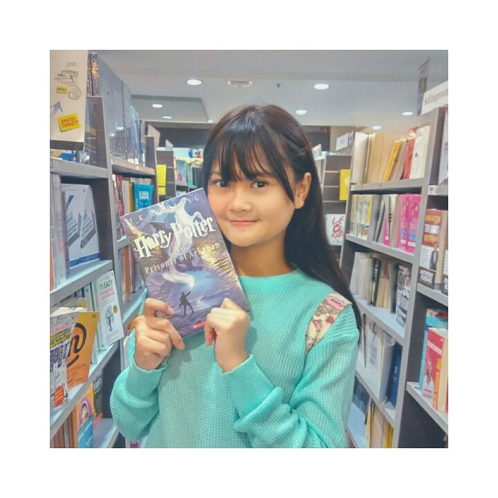 iuvweb3's tweet photo. Someday ya buk~
Ntar aku bawa tmn tmn kamu juga pulang, tapi someday ya😂
@IndoHarryPotter @HarryPotterFilm https://t.co/hrhFe0qUMp