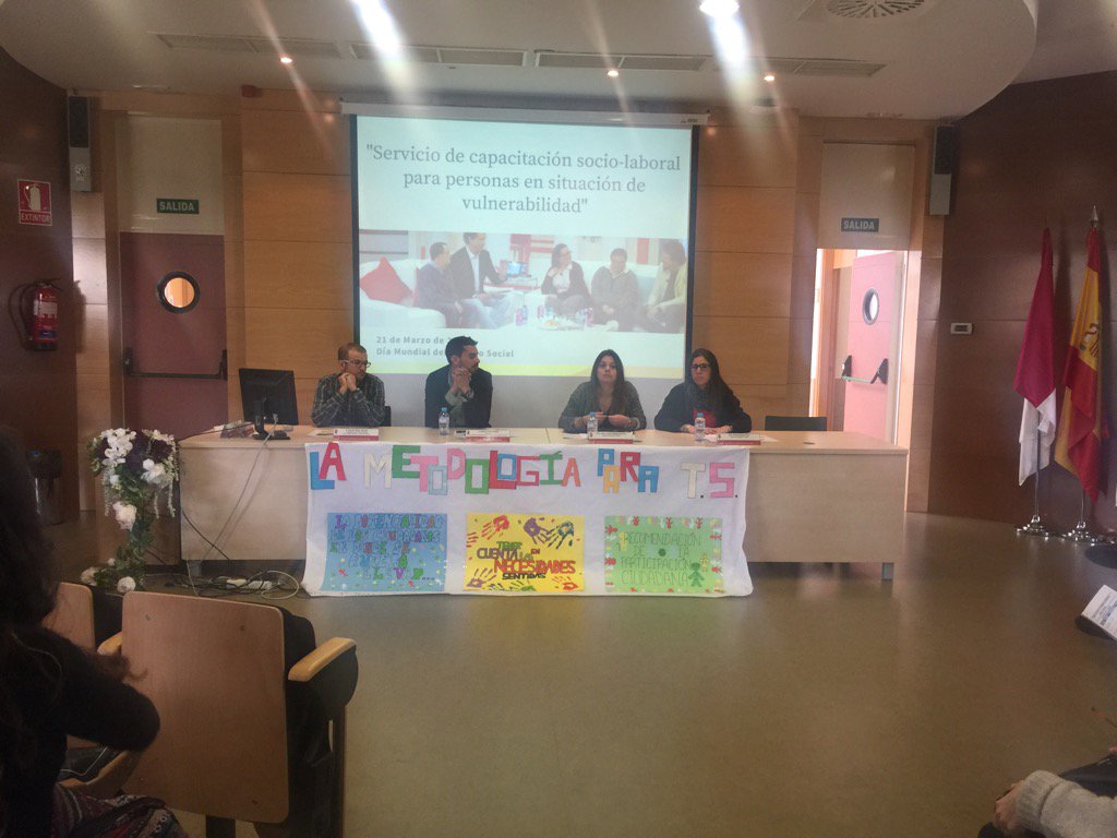 TalaSocial's tweet photo. Las alumnas Jessica Zabaleta y Patricia Martin nos explican sus prácticas en CECAP https://t.co/6XNGhc69Ed