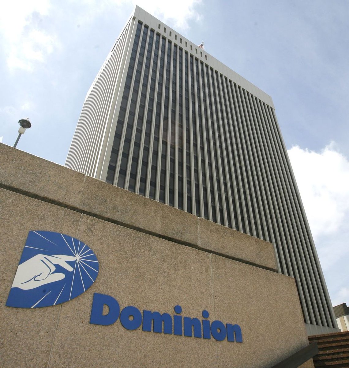 RTDOpinions's tweet photo. Guest column from @ChapPetersen and @KenCuccinelli - This Dominion 'Deal' Is a Ripoff https://t.co/qD1lQV7FkB https://t.co/zk6QCdXNHK