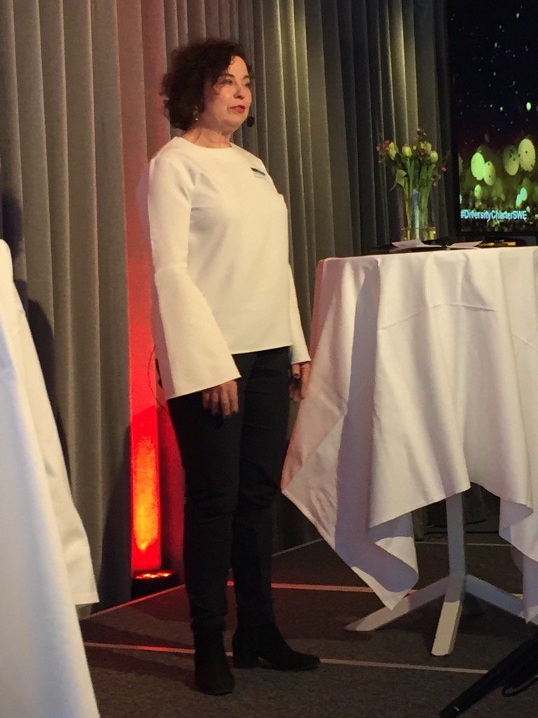 annika elias tweet media