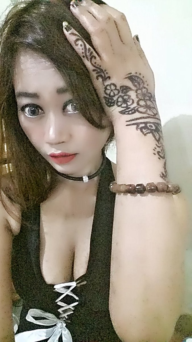Yuneulva's tweet photo. Clup bali.. https://t.co/QQ1AYiR2sJ
