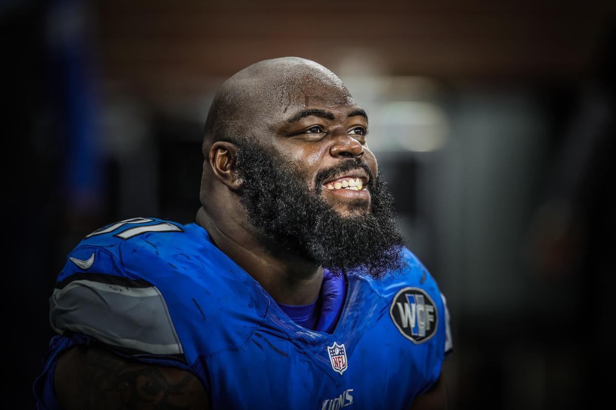 Lions's tweet photo. RT to wish @AshawnRobinson a happy birthday! 🎉 https://t.co/TNGV20G9ot