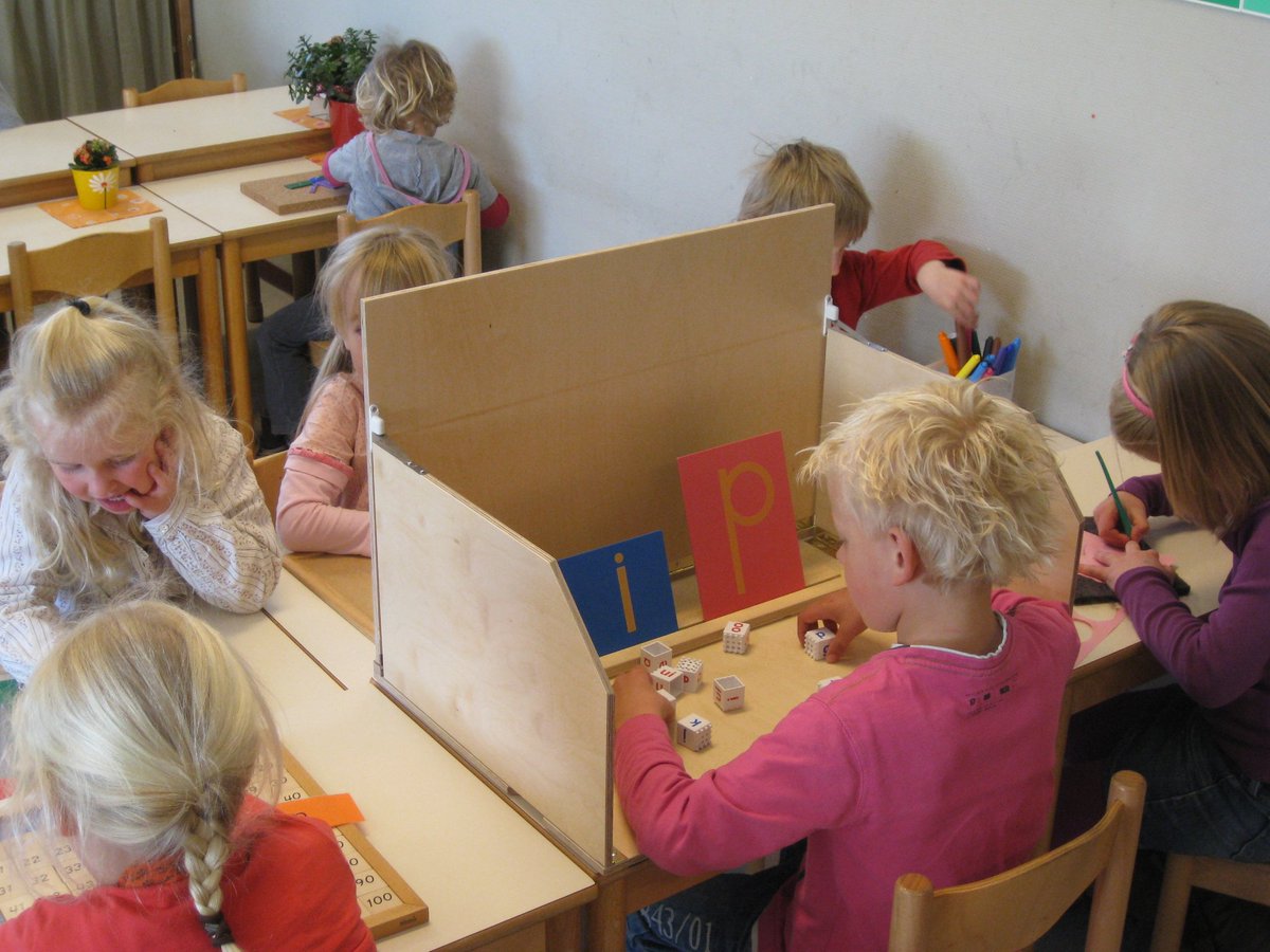 study_buddy_eu's tweet photo. Onze Study Buddy-concentratieschermen zijn al meer dan 6 jaar van toegevoegde waarde in de #klas Volg ons nu ook op Twitter en Facebook! https://t.co/1rSbQlL6UK