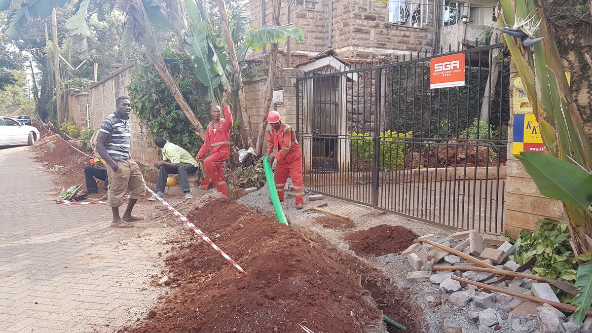 hkinuthia's tweet photo. @SafaricomLtd got home to find a company you have contracted has blocked our driveway for hours today with no notification whatsoever. When https://t.co/0FZKUa4us1