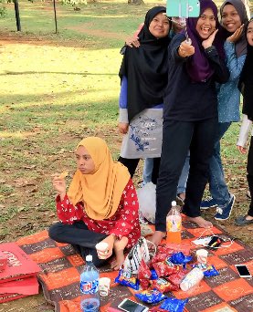 mokayrhighness's tweet photo. That moment bila kau rasa makanan lagi penting daripada member2 kau https://t.co/uUclxubRHo