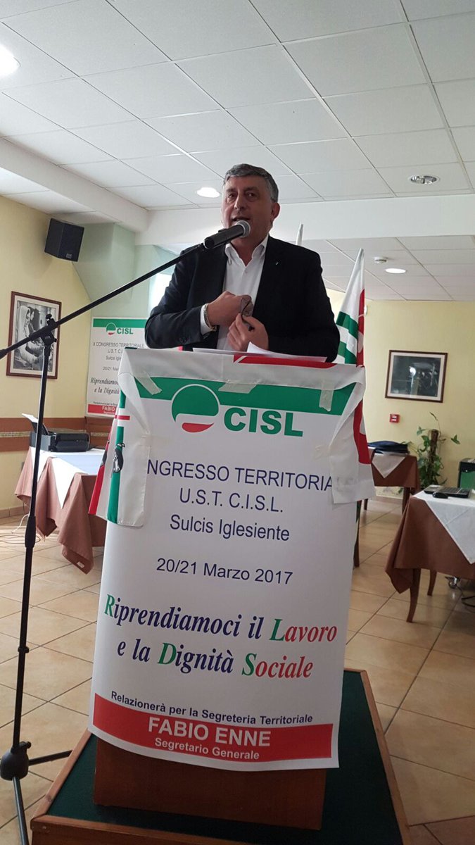 cisl_sardegna's tweet photo. Il Segretario Nazionale, Giovanni Luciano, chiude i lavori del X Congresso #CISL del Sulcis Iglesiente #rinascitasarda #crescereperilfuturo https://t.co/kuAh9YSAKQ