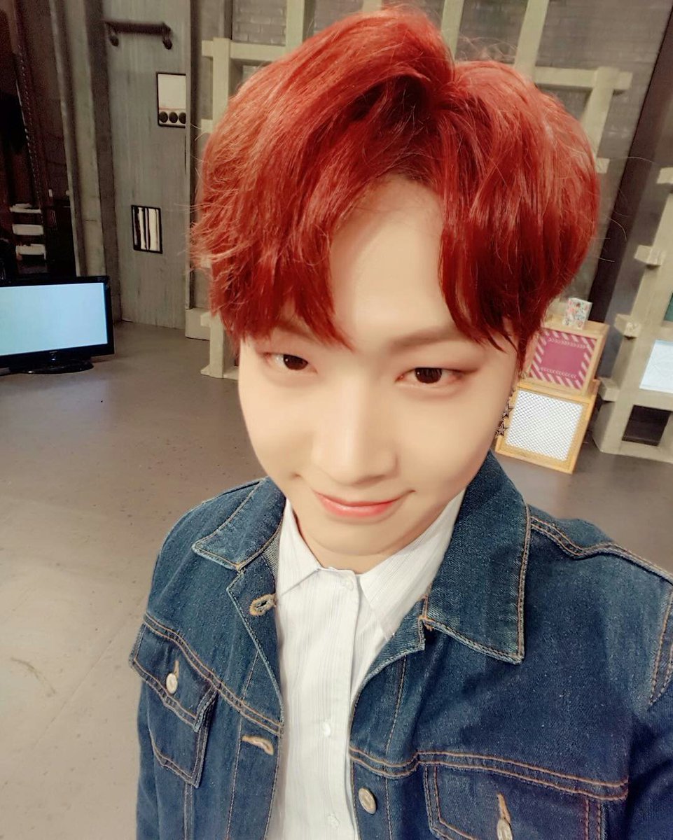 yyloves_y's tweet photo. "IGOT7foreverUSA: GOT7 After School Club Selfies! #Mark #Jaebum #Jinyoung #GOT7 #Got7NeverEver ❤❤❤ https://t.co/QpbgoNcSe6"