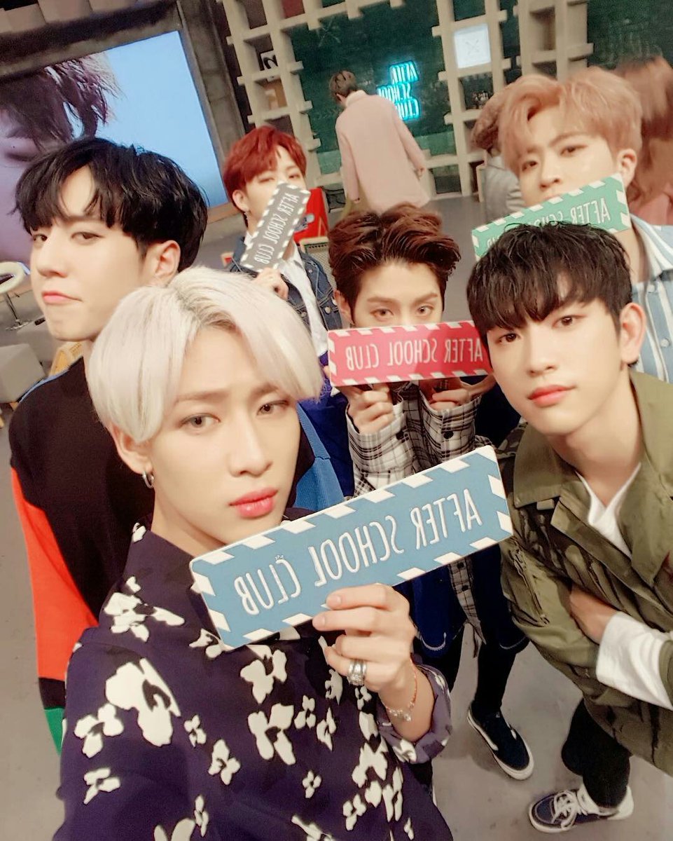 yyloves_y's tweet photo. "IGOT7foreverUSA: GOT7 After School Club Selfies! #Mark #Jaebum #Jinyoung #GOT7 #Got7NeverEver ❤❤❤ https://t.co/QpbgoNcSe6"