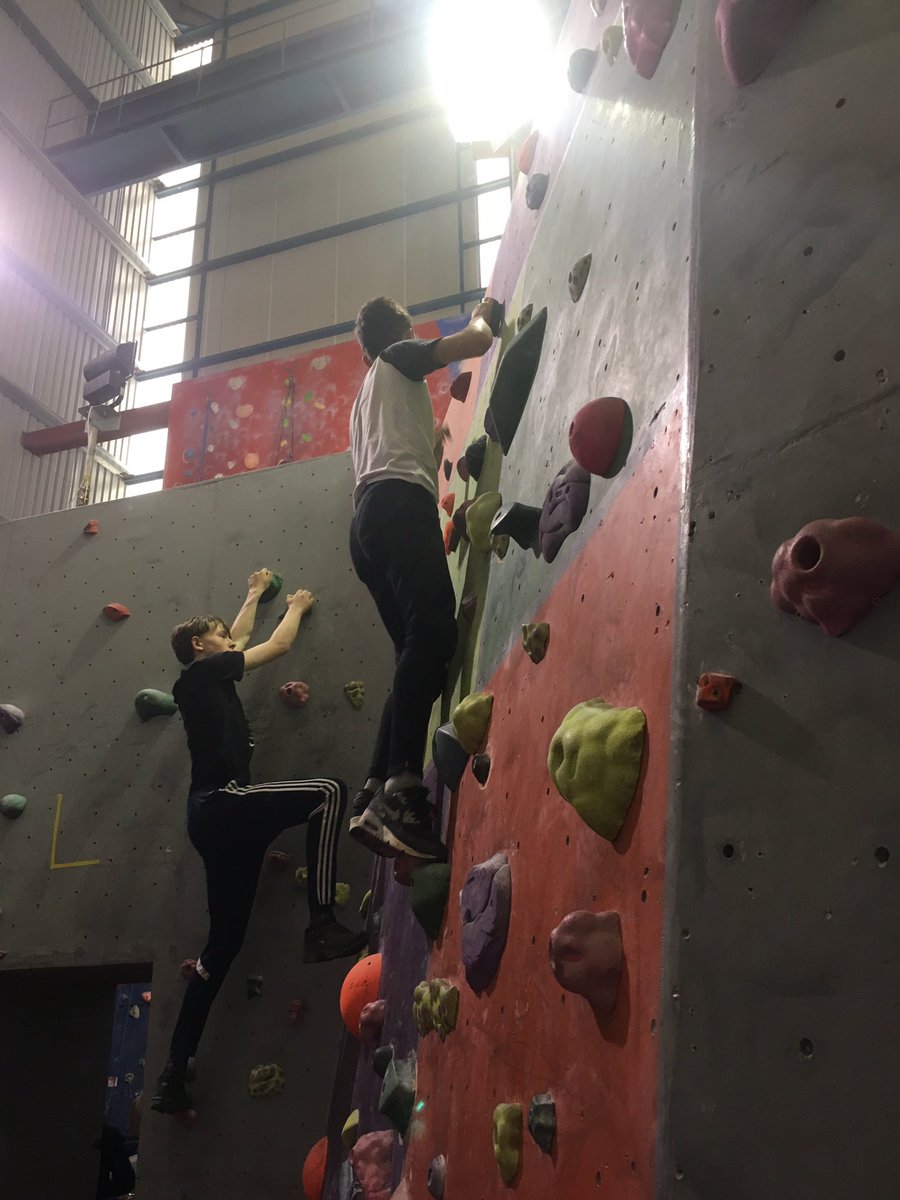 ACEadventureED's tweet photo. Y9 @alternativeace transferring their learning from to outdoor environments to the indoor wall, #skillretention #mindsettolearn https://t.co/MARiahez0k