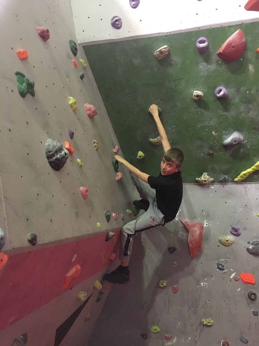 ACEadventureED's tweet photo. Y9 @alternativeace transferring their learning from to outdoor environments to the indoor wall, #skillretention #mindsettolearn https://t.co/MARiahez0k
