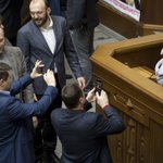 日本だと非難殺到？ウクライナの国会議員を虜にするぬいぐるみがきになるw