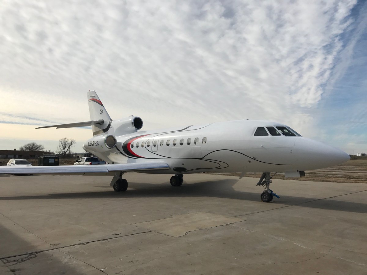 DumontJets's tweet image. Contact @DumontAviation for your aircraft painting needs! @SpinksAirport dumotnde.com  #flydumont #bizav