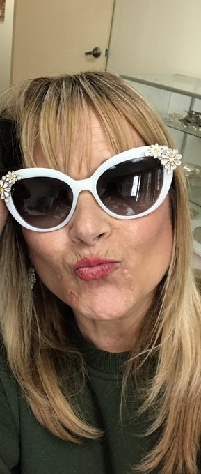 Good morning, peeps https://t.co/kCt8cyDTco