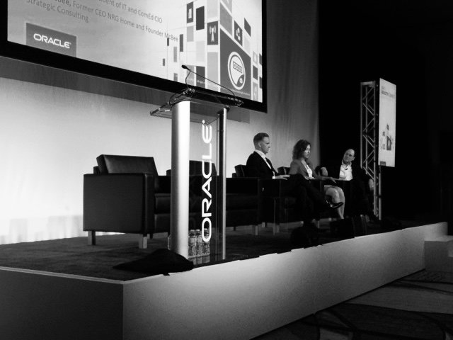 ORCLEnergyWater's tweet image. #Power&apos;s #sexy now. It&apos;s no longer a hard sell to young engineers says Carol Bartucci @ComEd at Oracle Industry Connect #OracleIC17.