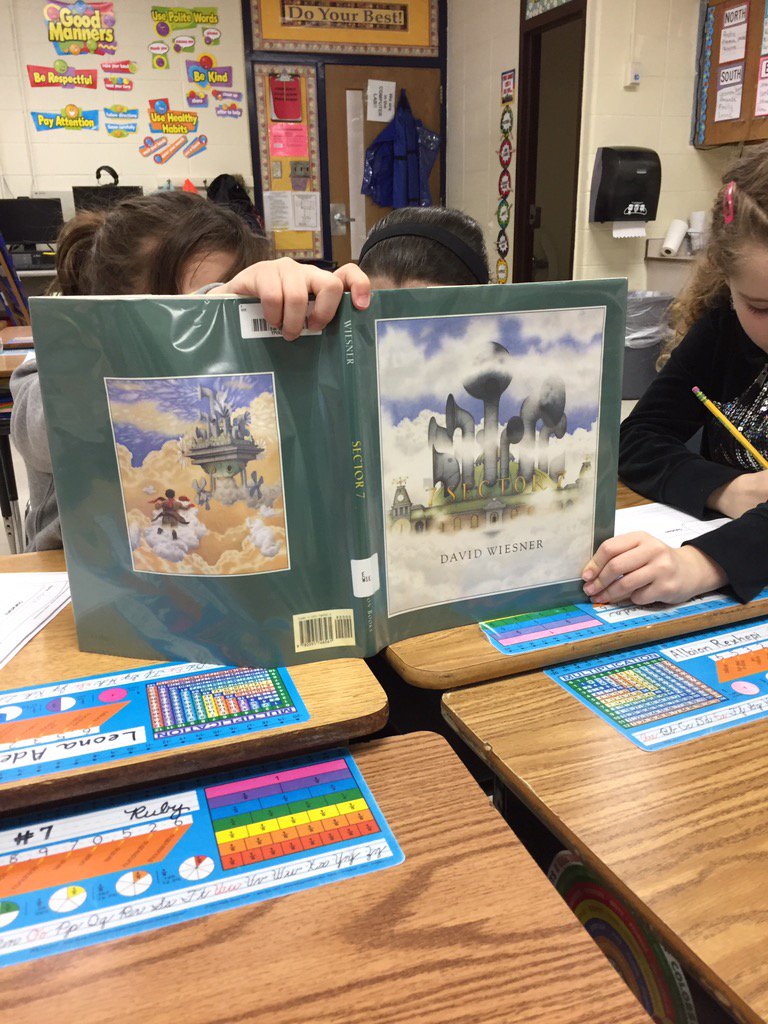 trishhues's tweet image. Using wordless picture books to analyze text! @ARPanthers @MahopacASCI #davidwiesner