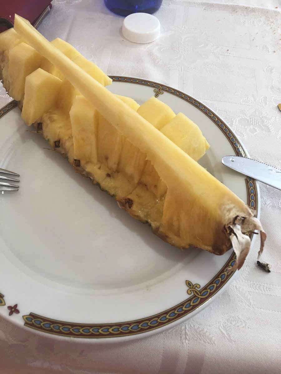 OlayaExclusive's tweet photo. Hoy he entrado con mi personal trainer! Y comer sanamente! 😘 #gym #personaltrainer #dietamediterránea #lunch #LifeEscort #Madrid #GFE https://t.co/BDv3HxRVeC