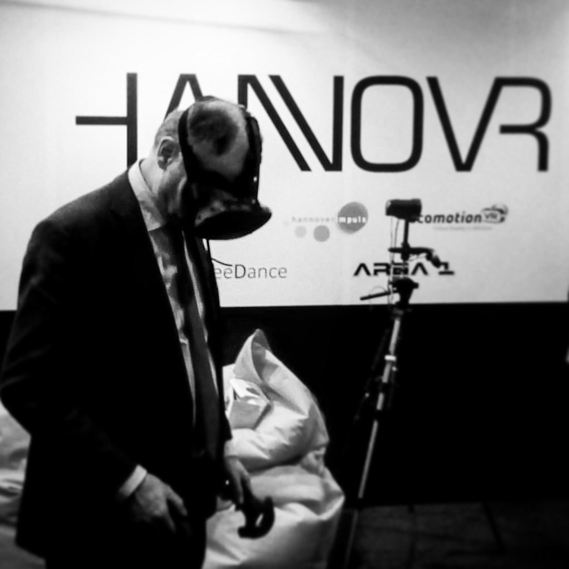 hannovr's tweet photo. prime minister of #lowersaxony #StefanWeil checking out some #VirtualReality on our #CeBit playground @ #SCALE11! 🏁 (C) @Fritten https://t.co/e3KGoKWnve