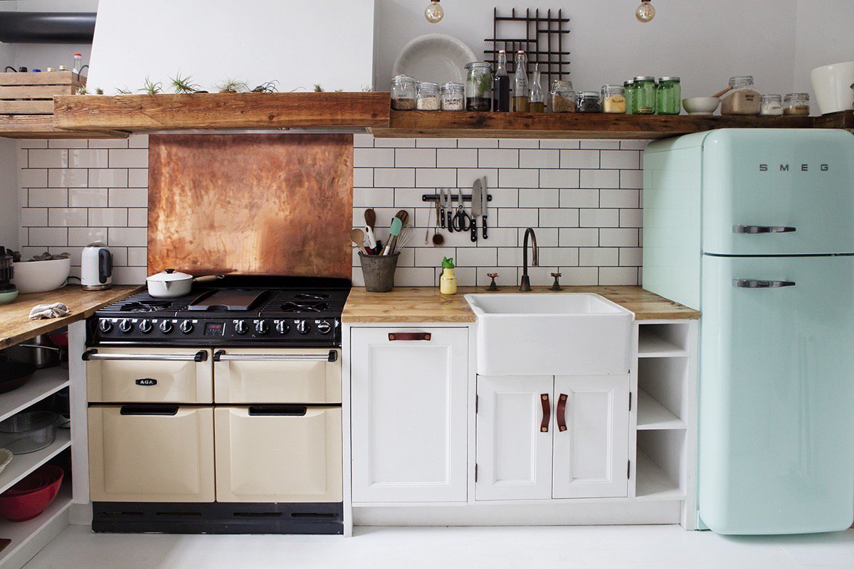 AptTherapy's tweet photo. The Secret to Kitchens &amp; Bathrooms That Will Never Go Out of Style https://t.co/TONwoZdGSE https://t.co/9ofxi0Ev41