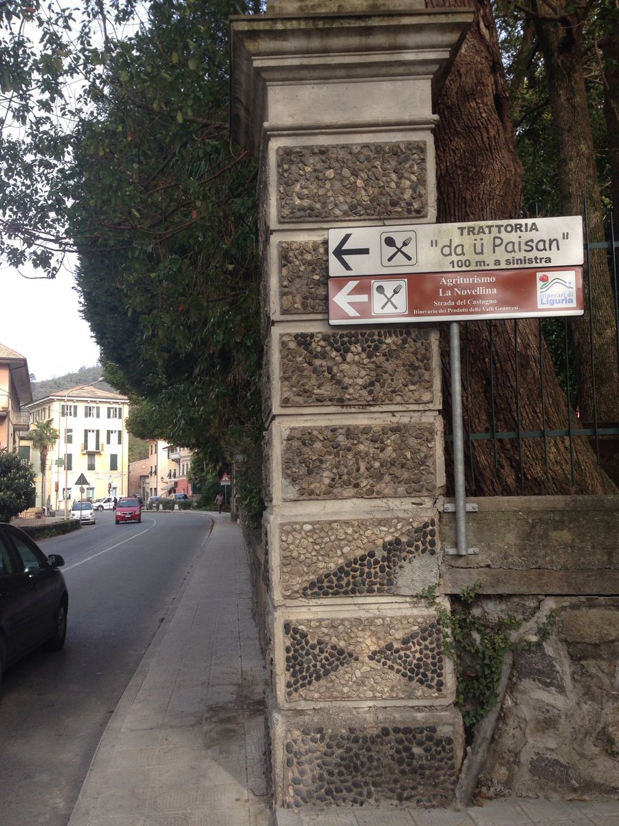 Galgenovese's tweet photo. La #castagna avanza! 
Cartelli della #StradadelCastagno installati nel @ComuneCicagna e nel Comune di #Orero
#ValFontanabuona #lamialiguria https://t.co/cizdMNTD0I