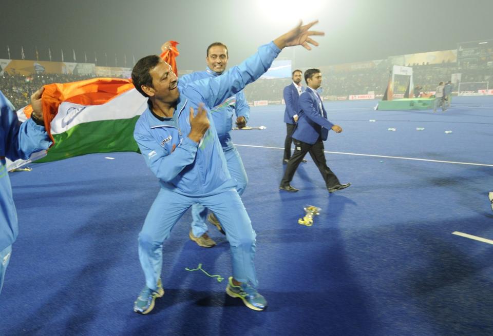 thedragflick's tweet photo. "Several of the European coaches couldn't believe India were playing the way they did“, #JWC2016 winning Coach @HarendraSingh66 via espn.in https://t.co/8dZi9U1G6u