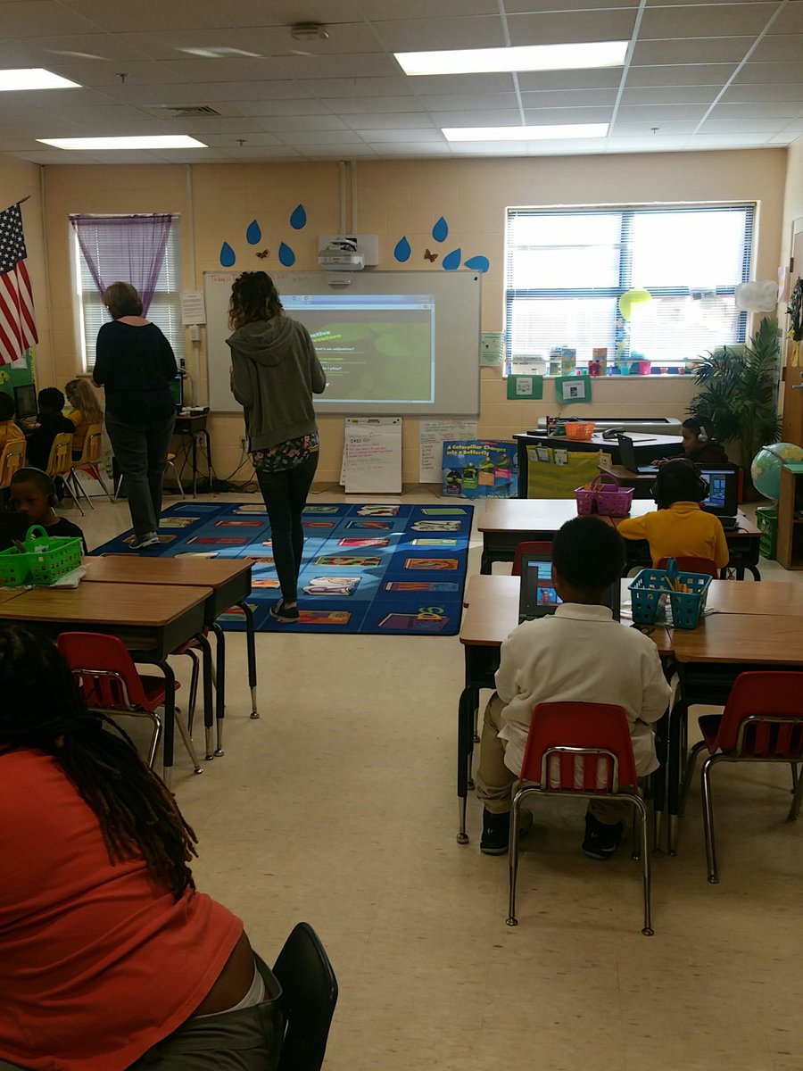 Dr_Ghassemieh's tweet photo. Ps & Community Members observing T2 instruction in Ms. Holt's class #technology #smallgrp @CampbellES_FCS @gyimah_whitaker @DaraJonesWilson https://t.co/o0jT6t1fHM