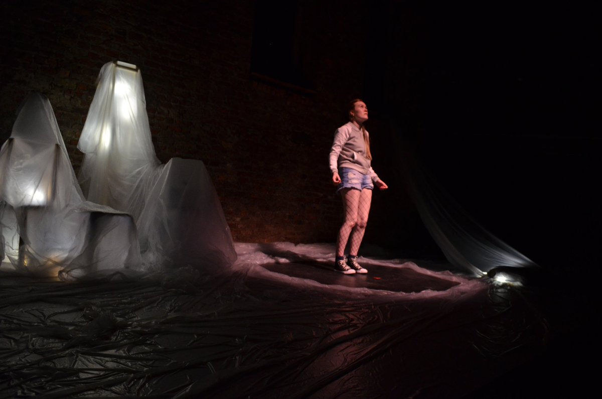 KilltheCatPro's tweet photo. Looking forward to tonight's opening night of THIS LOOKS BAD at @smockalley Boys' School 8pm. #Theatre #DublinEvents https://t.co/JfdlSnGRq9