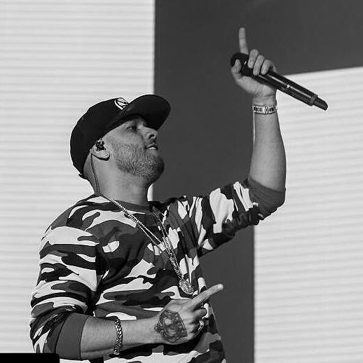 MODOMIXCOL's tweet photo. # @valentinopr  #ITALIA #MILAN 🇮🇹🇮🇹  DIOS ES BUENO GRAN NOCHE MILÁN GRACIAS MIL ❤️ #LAINDUSTRIAINC 🌎🔛🔥🔥🔥🔥 @granadadaniel @laindustriainc  💯 https://t.co/VETqBjqeo1