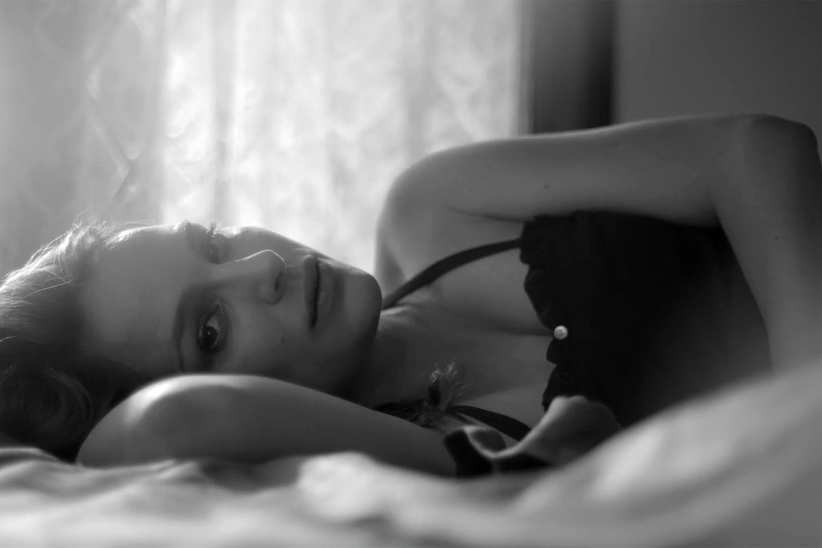 ChoozeApp's tweet photo. RT @GlamourMagUK "WATCH: A pregnant Natalie Portman in James Blake's new music video  https://t.co/xdidzd2ggU" https://t.co/aGn0WolvAk