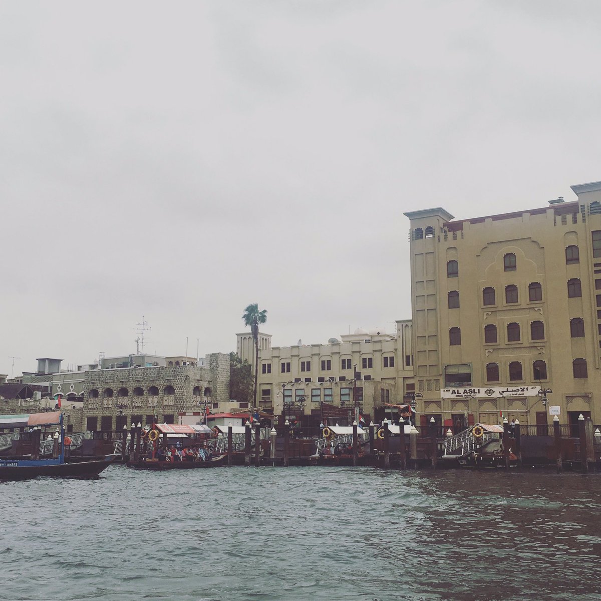 sojustnice's tweet photo. Hey #Dubai where is the sun? #dubaicreek https://t.co/r67pqTxvXJ