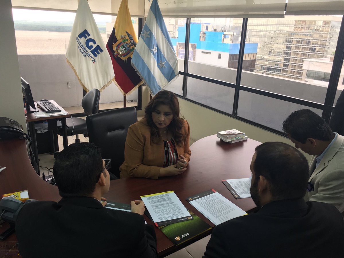 BarcelonaSC's tweet photo. Presidente @panchocevallosv hace entrega de denuncia a Fiscalía General del Estado, para investigaciones sobre resultados auditorías #BSC . https://t.co/4qISiHMnG8