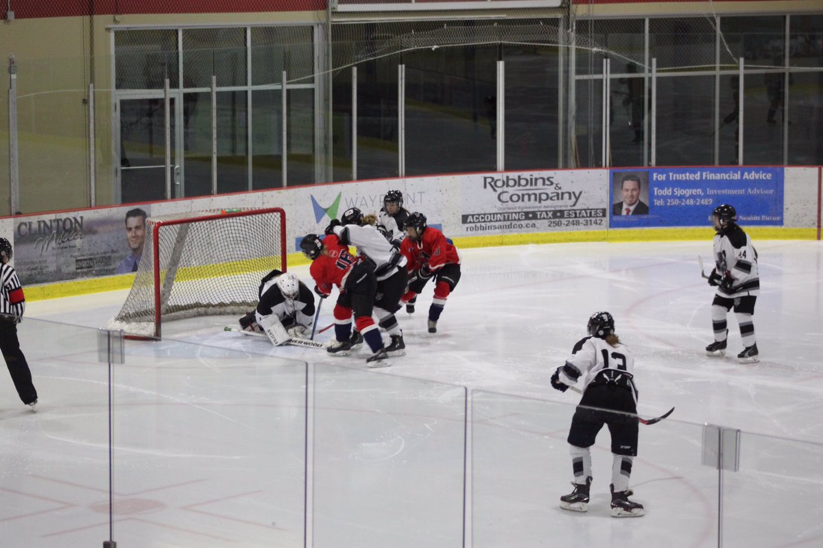 PredatorsElite's tweet photo. Action pics from our Game 2 win over North Island. 4-1 #BCHockeyChamp #thanksSherri https://t.co/NT0WLnegk6