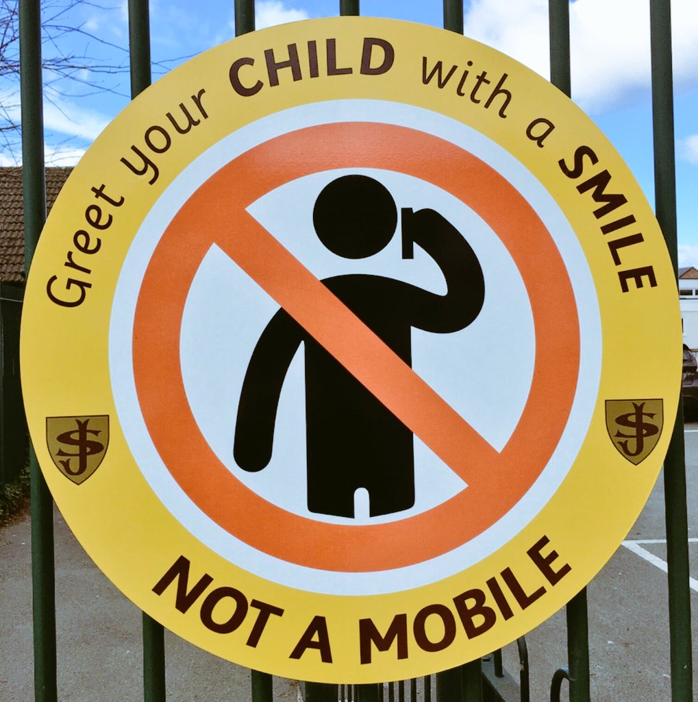 pupil_inclusion's tweet photo. A pertinent focus with some excellent resources for #digitallives frm the @CRFRtweets #digifamnetwork https://t.co/zQy07FmnvK #worryingsign😟 https://t.co/3RdlK8cILo