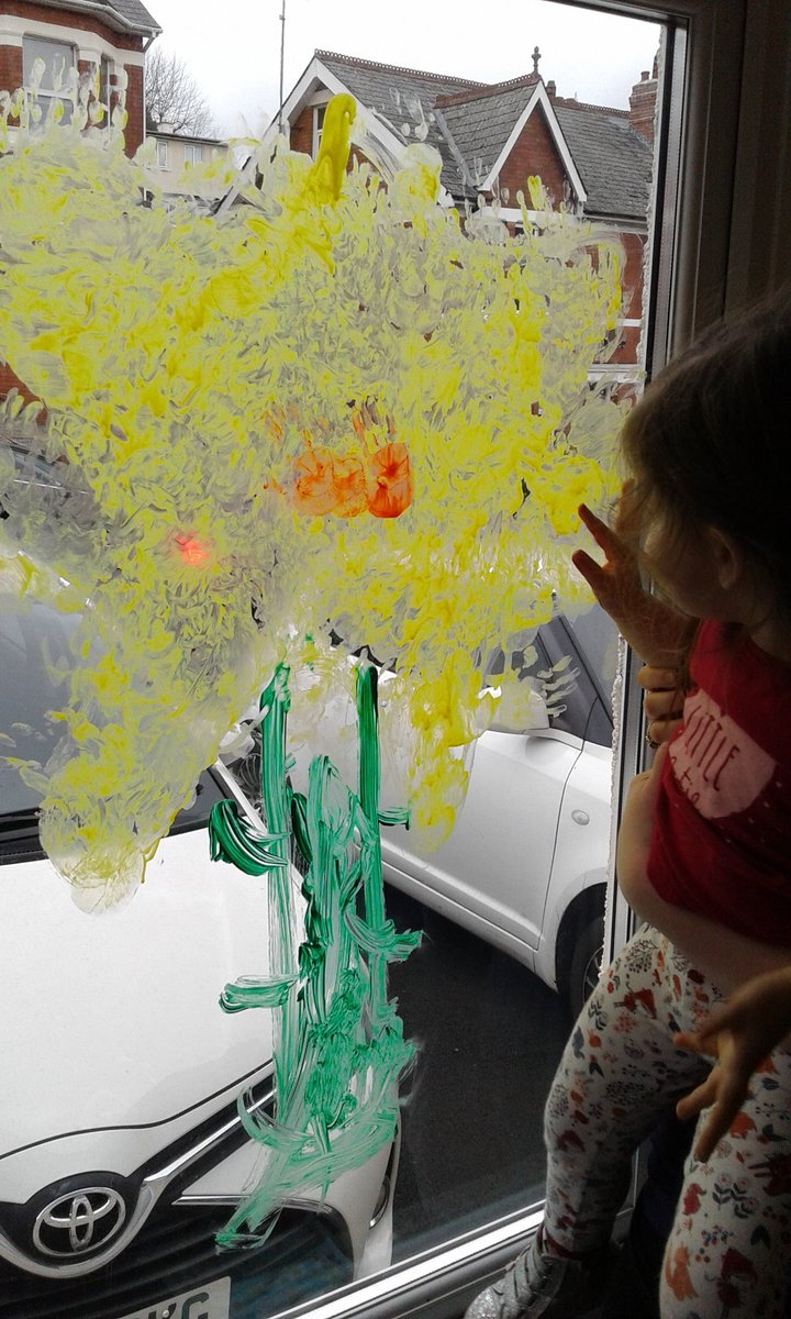 burleigh_house's tweet photo. Have you seen our fabulous daffodil, on our preschool window? We had great fun painting it! #newfp https://t.co/N7tL0i04RW