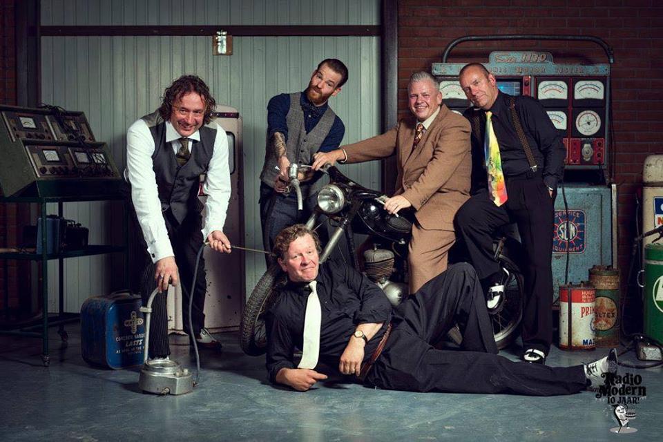 RocknRollFran's tweet photo. En welkom Daddy to the Rescue! https://t.co/0981KnSYg5 via @YouTube #franeker #rocknroll #rocknrollfran https://t.co/Ibu6mmM3dk