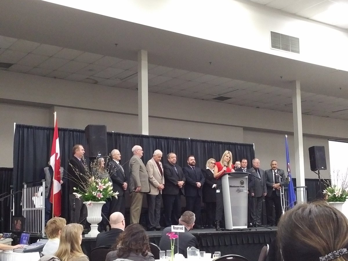 reddeerlee's tweet photo. Regional Mayors and Councillors in service of Central Alberta partners are so important @CityofRedDeer @TaraVeer @tanhandley @lpmulder https://t.co/OFAzBWm5u4