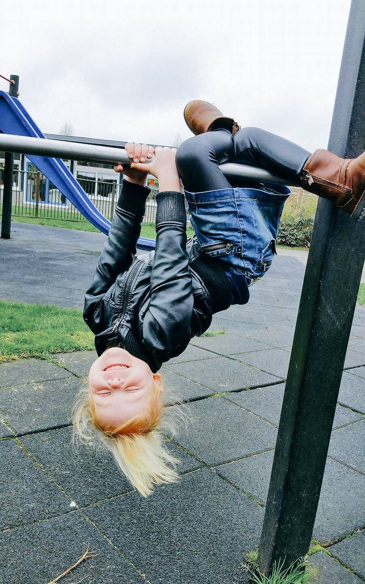 boon_madelief's tweet photo. Kanker zette mijn wereld op de kop!
Kom in actie voor Villa Joep.
Plaats een foto van jezelf op de kop met #allesopdekop en doneer aan VJ https://t.co/P4Cj76dJzD