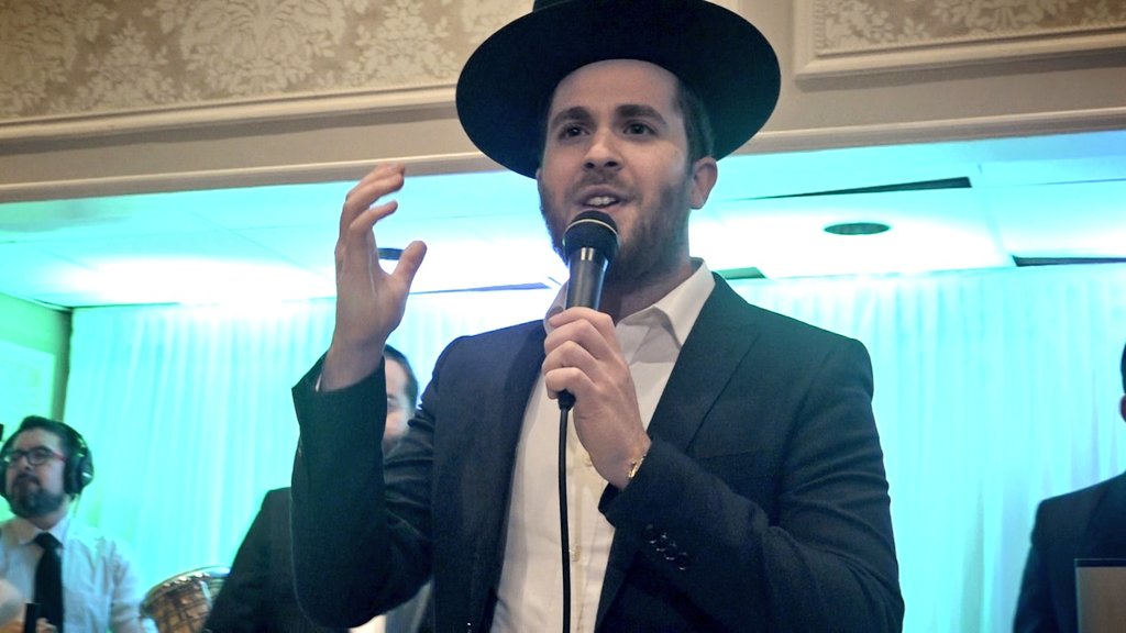 SrulyLipschitz's tweet photo. At a Wedding With the amazing @ShimmyLevy singing the hits of @LevyFalkowitz @MeilechKohn @ShmueliUngar https://t.co/xXSPxyawHx https://t.co/YqIOsXf9EA