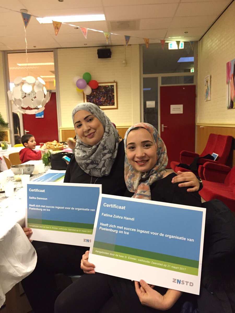 Alle vrijwilligers die bij #Poelenburg on Ice hebbe geholpen, werden vanavond bedankt voor hun inzet door wethouder Dick Emmer. #Zaanstad